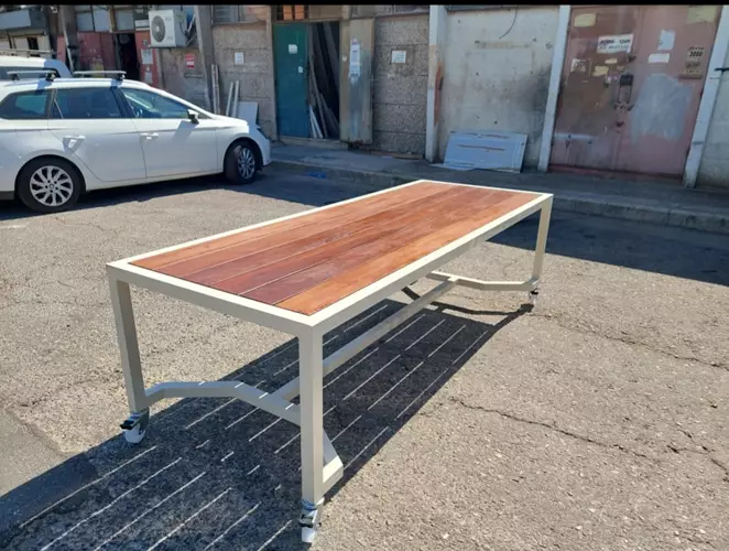 בניית שולחן מעץ